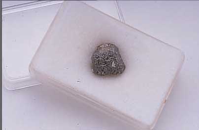 ROHDIAMANT, CA. 16.10 CT, SILBERGRAU BIS WEIßLICH