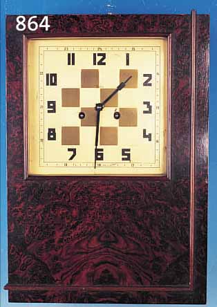 WANDUHR, DEUTSCH, UM 1940, HOLZGEHäUSE, MES-SINGZIFFERBLATT IN SCHACHBRETTMUSTER BEZ. ZEN-TRA, SKEL. MESSINGPLATINENWERK GEM. POPITZ & CO LEIPZIG, ...