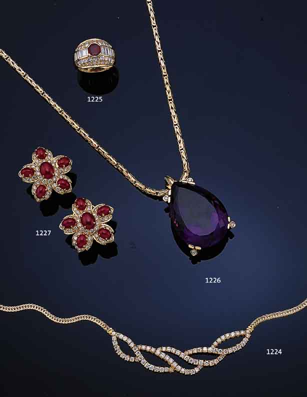 ANHäNGER GRAV. TIFFANY & CO. M. AMETHYST U. BRILLANTEN, GG 750/000, AN KöNIGS-KETTE, KARABINERSCHLIEßE BES. M. 16 8/8-DIAMANTEN ZUS. CA. ...