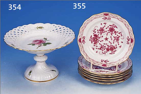 SECHS KLEINE TELLER, MEISSEN, 20. JH., PORZELLAN, 1. WAHL, INDISCH PURPUR MIT GOLDSTAFFAGE, D. JE CA. 16,5 CM