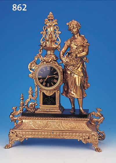 PENDULE, FRANKREICH, UM 1900, SPRITZGUßGE- HäUSE, SEK. BRONZIERT, IM SOCKEL FEHLENDE MIT-LERE VERZIERUNG, SCHWARZ GEFäRBTE ...