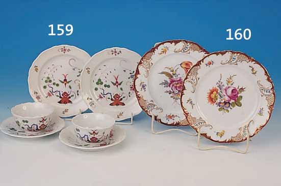 PAAR GEDECKE, MEISSEN, UM 1950, 2. W., PORZELLAN, FEINE BEMALUNG, INDIANISCHER DEKOR, BLUMEN U. STIL. VöGEL, TASSENH. 5 CM