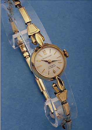 KONVOLUT: 2 DAMENGOLDBANDUHREN, 1X UM 1950, BEZ. MONITOR, F. D. DTSCH. MARKT, GG 585/000- RUNDGEH., ZUGGLIEDERB. M. GG-AUFLAGE, SCHAR- NIERBODEN, ...