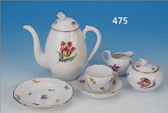 MOKKASERVICE, NYMPHENBURG, UM 1955, PORZELLAN, FüR 6 PERSONEN, BEST. AUS: KANNE, H. 18 CM; 6 TASSEN MIT UNTERTASSEN, TASSENH. 5,5 CM; ...