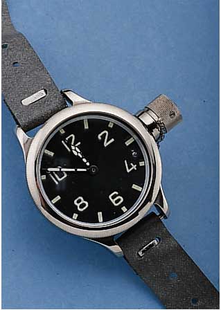 TAUCHERUHR, SOWJETUNION UM 1977, EDELST. POLLIERT, SCHUTZHAUBE F. KRONE SOWIE LüNETTE GESCHR., TEXTIL/KAUTSCHUKBAND, KONTRASTZIFFER-BL., ...