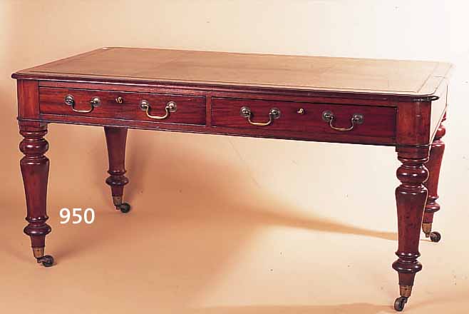 DOPPELSCHREIBTISCH, SOG. PARTNER-DESK, ENGLAND, UM 1880-1890, EICHE MASSIV, BEINE GEDRECHSELT, PLATTE MIT EINGELASSENER LEDERPLATTE, ...