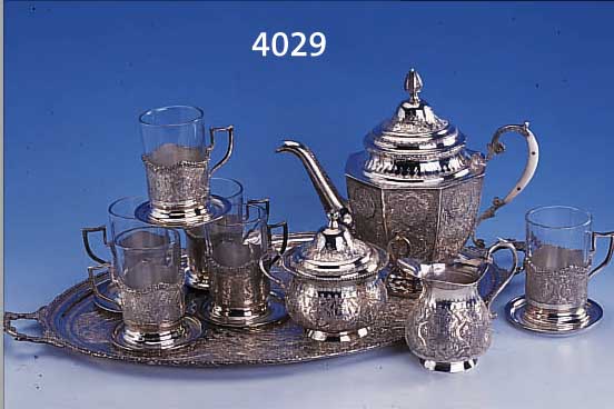 MOKKASERVICE FüR 6 PERSONEN, PERSIEN, SILBER, GEPRüFT, TYPISCHER SOGEN. "TEPPICH- DEKOR", BEST. AUS: 6 TASSEN MIT UNTERTELLERN ...