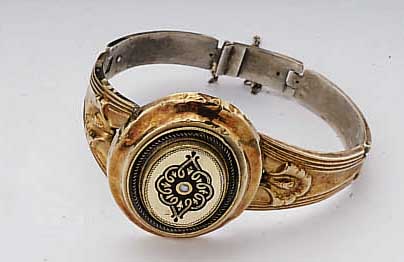 SPäTBIEDERMEIER-ARMREIF, SILBER UND SCHAUMGOLD-GG 585/000, KORDELVERZ., PERLCHENBESATZ, ZISELIERT, PUNZIERT, SCHWARZ EMAILLIERT, MIN. REST. ...