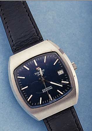 TISSOT HERRENARMBAND ELEKTRONIC/SEASTAR, SCHWEIZ UM 1970, MASS. EDELSTAHL, ZWEITEILIGESGEH., BODEN GESCHR., KAL. 2020, STIMMGABEL- ...