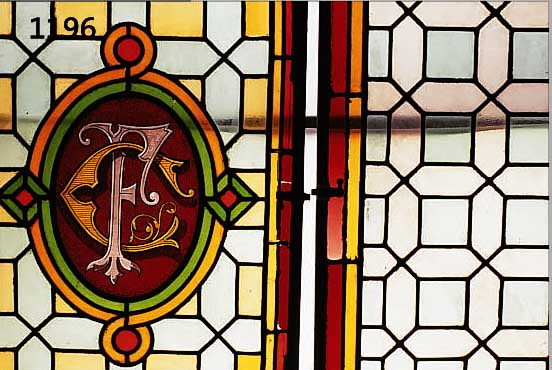 VIER BUNTE BLEIGLASFENSTER, DEUTSCH, UM 1900, BUNTES GLAS, ZWEI MITTIG MIT BLUMENMOTIVEN IN EISENRAHMEN, DREI GLäSER, GESPRUNGEN, ...