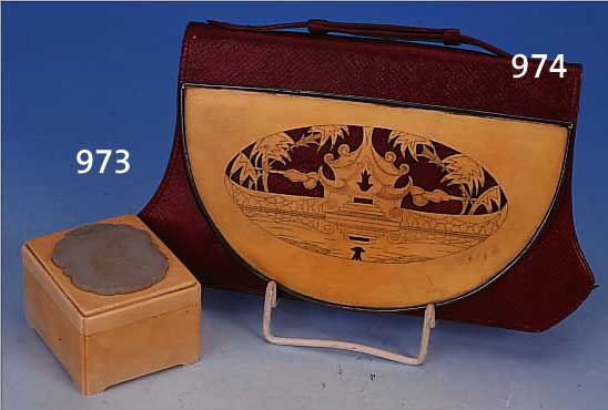 HANDTASCHE, DEUTSCH, UM 1900, LEDER MIT ELFENBEINPLATTE, 21 X 12.5 CM