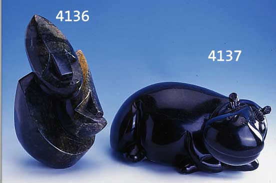 SKULPTUR: NILPFERD, AUS SERPENTINGESTEIN, SIGN. M. TANDI, FAST SCHWARZER SERPENTIN, NATURALISTISCHE VOLLLPLASTISCHE DARSTELLUNG, CA. 16 X 34 ...