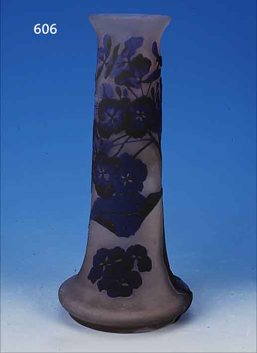 GROßE VASE, GALLé, UM 1910/15, FARBLOSES SCHICHTGLAS, H. 33 CM, PARTIELL ZWISCHENGLAS ROSAFARBEN EINGEFäRBT, ZWEIFACH ...