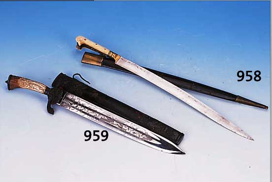BOSNIAKEN-DOLCH, BALKAN, 2. HäLFTE 19. JH., BEINGRIFF, LEDERSCHEIDE, L. 53 CM, L. BESCH.