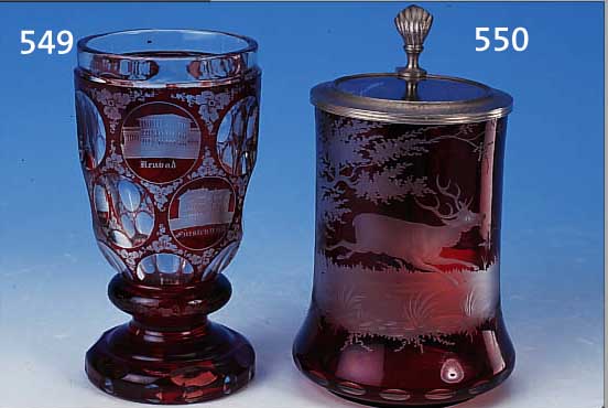 BIERKRUG, BöHMEN, DAT. 1861, FARBLOSES GLAS, RUBINIERT, GRAVIERTER JAGD- DEKOR, HIRSCH IN WALDLANDSCHAFT, ZINNMONTUR, BEZ. U. ...