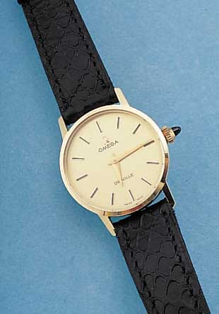 OMEGA DAMENARMBANDUHR DE VILLE, REF.-NR. 5117012 SCHWEIZ UM 1975, GG 585/000, BODEN AUFGEDR., MINERALFLACHGL., ORIG. LEDERBAND M. STIFTSCHL., ...