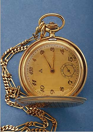 ALPINA HERRANTASCHENUHR SAVONETTE, SCHWEIZ/ DEUTSCHL. UM 1930, GG 585/000, STREIFENDEKOR, MONOGR.: HSD, VERG. BLATT, BEI ZIFFER 5 FL., METALLCUV., ...