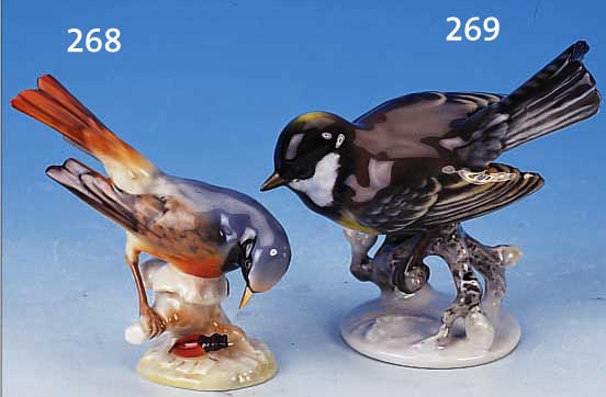 PORZELLANFIGUR, ROSENTHAL, 50ER J., KOHL- MEISE, SCHöNE NATURAL. BUNTE BEMALUNG, H. 13 CM, SIGN. HEIDENREICH, ENTW. 1937