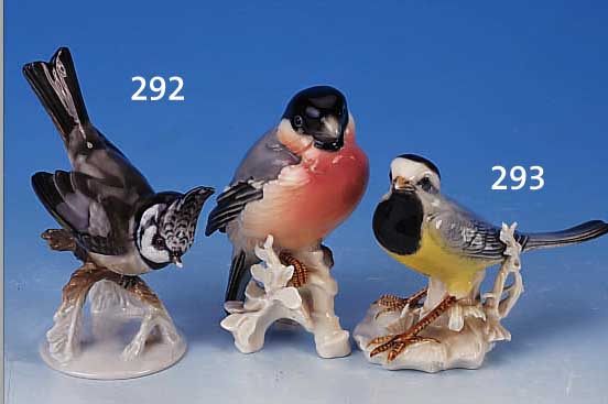 ZWEI PORZELLANFIGUREN, ENZ, UM 1938/40, ZWEI SINGVöGEL, BUNTE BEMALUNG, H. 10 UND 13 CM