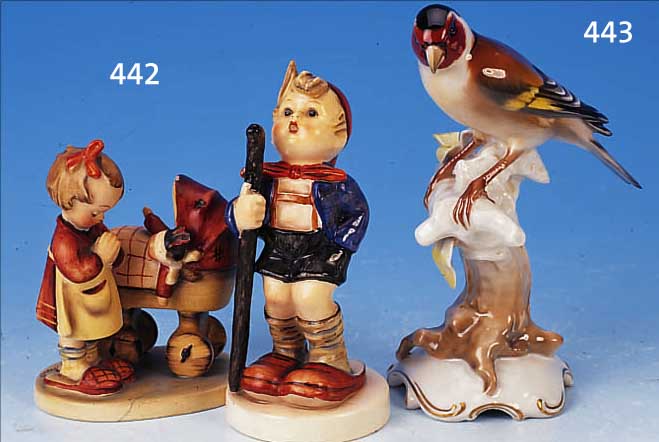 PORZELLANFIGUR, HUTSCHENREUTHER, 30/40ER J., SIGN. TUTTER, STIEGLITZ, SCHöNE NATURAL. BUNTE BEMALUNG, H. 16 CM, GOLDSTAFFAGE