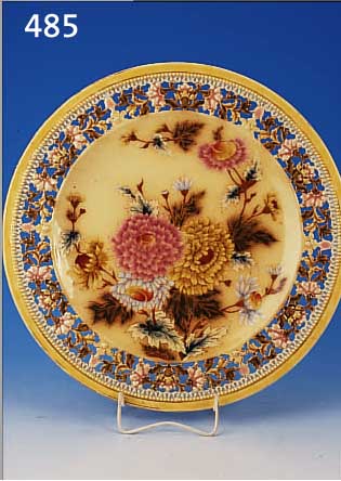 ZIERTELLER, PECS, ZSOLNAY, UM 1880/90, STEINGUT, SCHöNE BUNTE BEMALUNG, AUF ZARTGEL- BEM FOND BUNTES BLUMENBOUQUET, RAND IN FLORA- LER ...