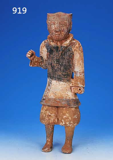 KRIEGER-SKULPTUR, CHINA, HAN-DYN., 200 V. - 200 N. CHR., TON, UR- SPRüNGLICH BUNT BEMALT, FEINE SINTERBILDUNG, H. 46,5 CM, ...