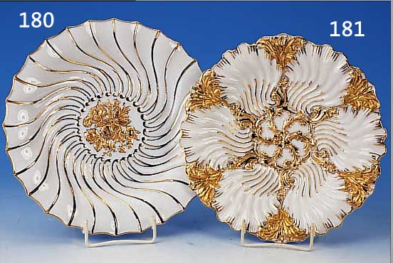 TELLER, MEISSEN, UM 1850-60, PORZELLAN, RELIEFIERT, MATT- UND GLANZVERGOLDET, D. CA. 24 CM