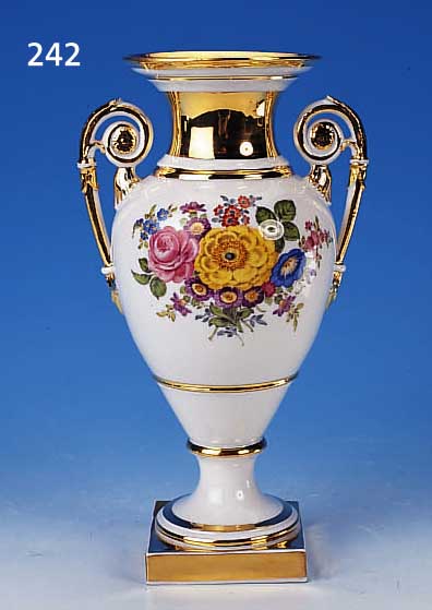 VASE, MEISSEN, UM 1850-60, 1. WAHL, PORZELLAN, REICH GLANZVERGOLDET, BUNTE BLUMENBOUQUETMALEREI, H. CA. 29,5 CM
