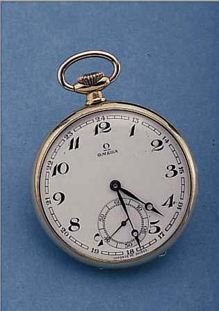 OMEGA HERRENTASCHENUHR OFFEN, REFERENZ NR. 141/15, SCHWEIZ UM 1949, NICKEL, EMAILB. SIGN., VERG. ANKERW., 15 ST., SCHR.-UNR., BREG.-SPIR., ...