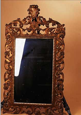 SPIEGEL, UM 1900, HOLZ GESCHNITZT U. REICH GESTUCKT, SPIEGELGLAS SEK., H. 124 CM, L. FARBABBLäTT./ALTERSSP.