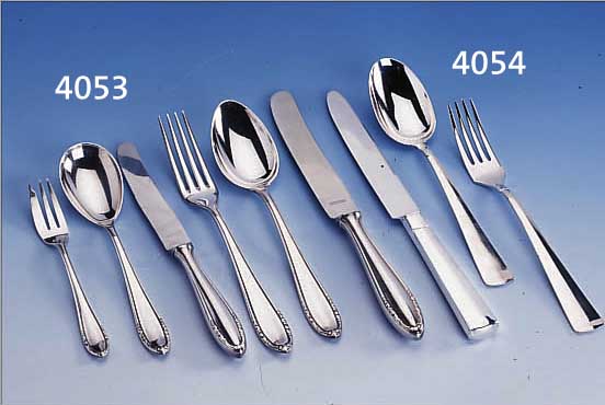 BESTECK FüR 4 PERSONEN, DEUTSCH UM 1910, 800ER SILBER, DüSSELDORFER VEREINIGTE WERKSTäTTEN, BEST. AUS: 4 MESSER (GRIFFE GEFüLLT, ...