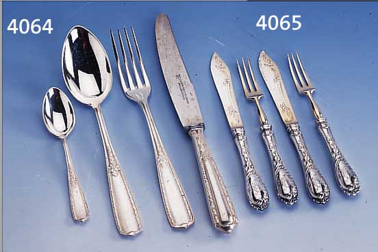 BESTECK FüR 12 PERSONEN, WOHL DEUTSCH UM 1910, 90ER SILBERAUFLAGE, BEZ. FLOREAT, KLASS. DEKOR, BEST. AUS: 12 GABELN, 12 MESSER,12 LöFFEL ...