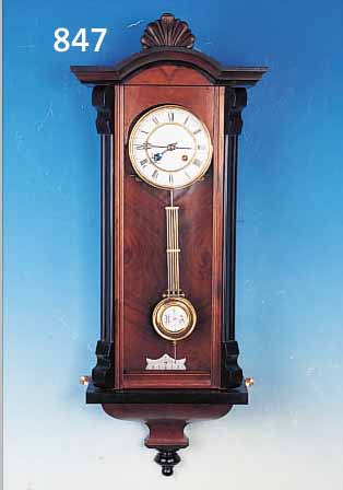 WANDUHR, DEUTSCH, UM 1870/1880, HOLZGE- HäUSE IM ÜBERGANGS-STIL VOM BIEDERMEIER ZUM HISTORISMUS, Z. T. SCHWARZ ABGESETZT, DREI- SEITIG ...
