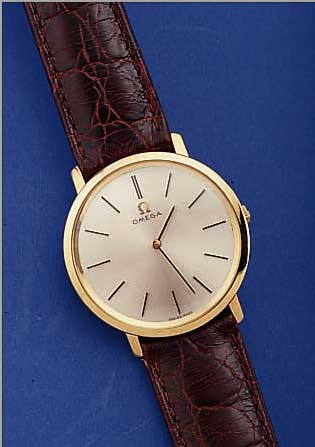OMEGA HERRENARMBANDUHR, REF.-NR. 111/067, SCHWEIZ UM 1968, ROSE-G. 750/000, GLASR. GEDR.FLACHE AUSF., BLATT VERS., RUNDANKERW., HAND- AUFZUGKAL. ...