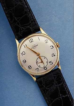 TAVANNES HERRENARMBANDUHR, REF.-NR. 43017/66 SCHWEIZ UM 1945, GG 585/000, BODEN U. GLAS-R. GEDR., BLATT REST., RUNDANKERW., 15 ST., HANDAUFZUG, ...