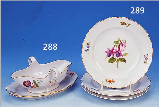 SAUCIERE, MEISSEN, 2. HÄLFTE 20.JH., PORZELLAN, 23 X 14 CM, BLUME II MIT GOLDRAND