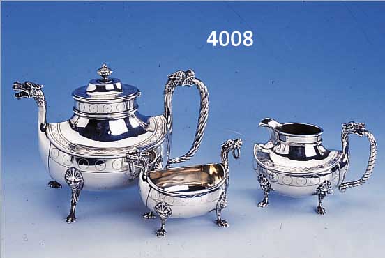 3-TEILIGES TEESERVICE, NORWEGEN, BERGEN UM 1900, 830ER SILBER, GERMANISIERENDER STIL, VON WIKINGER DRACHENSCHIFF INSPIRIERT, MAS- KERON, Z.T. ...