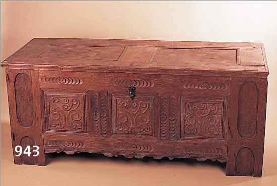 HOCHZEITSTRUHE, NORDDEUTSCH, UM 1770/1810, HELLE EICHE MASSIV, ORIG. SCHARNIERE U. SCHLOßMIT SCHLüSSEL, REICHLICH GESCHNITZT, ALTERSBE-DINGTE ...