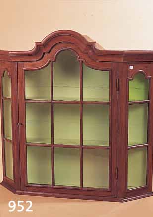 WANDVITRINE, NIEDERLANDE, UM 1880, EICHE MASSIV, GRüN GETöNTE VERGLASUNG (1 GLASFELD SEKUNDäR), 2 EINLEGEBöDEN, RüCKSEITIG SEK. STREBE, ...