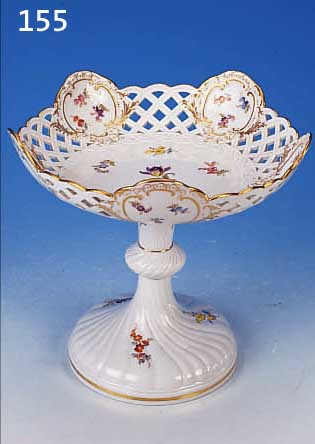 AUFSATZSCHALE, MEISSEN, UM 1890, PORZELLAN, SCHöNE BUNTE BEMALUNG VON STREUBLüMCHEN, INNEN UND AUSSEN, REICHE GOLDSTAFFAGE, WAN- DUNG Z. T. ...