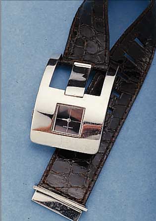 LONGINES DESIGNERARMBANDUHR, REF.-NR. 5601, SCHWEIZ UM 1970, MASSIV STERLINGSILBER RHOD., BODEN GEDR., FORMANKERW., 17 ST., HANDAUFZUG- KAL. 5601, ...
