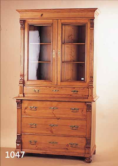 AUFSATZMöBEL, GRüNDERZEIT, UM 1890, WEICHHOLZ, KOMMODE MIT DREI SCHüBEN, AUFSATZ, EINE SCHUBLADE UND ZWEI VERGLASTE TüREN, GUTER ...