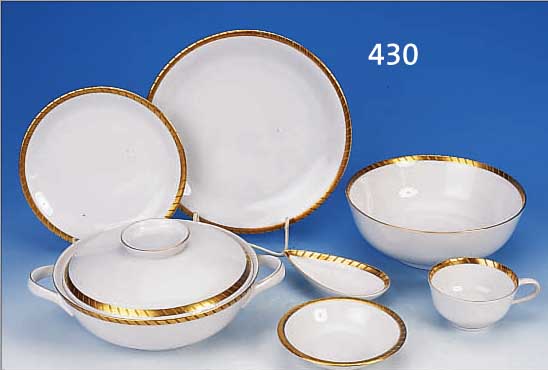 TAFELSERVICE, ROSENTHAL, 60ER JAHRE, PORZELLAN, GEäTZTER GOLDRAND, BESTEHEND AUS: 6 TIEFEN UND SECHS FLACHE TELLER, ...