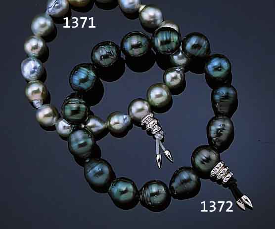 POWER-ARMBAND AUS TAHITI-ZUCHTPERLEN, SCHLIEßE WG 750/000 MIT 24 BRILLANTEN ZUS. CA.0.17 CT WEIß/VS-P1, 15 PERLEN DURCHM. CA. 11- 11.5 MM ...