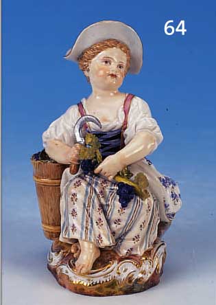 PORZELLANFIGUR, MEISSEN, UM 1900, 2. WAHL, WINZERIN MIT SICHEL UND TRAUBEN, BUNT BEMALT, SOCKEL MIT GOLDSTAFFAGE, TEIL- RESTAURIERT, ...