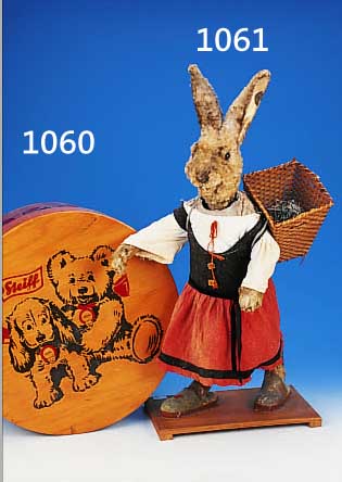 SCHAUFENSTERDEKORATION, DEUTSCH, 30ER JAHRE, IN FORM EINES OSTERHASEN, KOPF UND UNTERKIEFERBEWEGLICH, PLüSCH, ALTE KLEIDUNG, ALTERSBE- DINGT ...