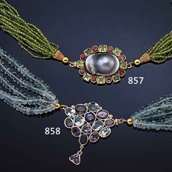 5-REIH. COLLIER MIT AQUAMARINEN UND IOLITHEN GG/ROSEG 585/000, VORDERSCHLIEßE BESETZT MIT FACETT. AQUAMARINEN UND IOLITHEN ZUS CA. 16.5 CT, ...