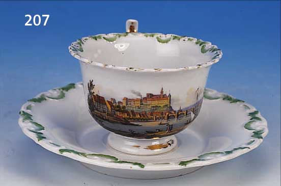 TASSE MIT UNTERTASSE, MEISSEN, UM 1815-25, PORZELLAN, H. 6 CM, KONTURIERENDER KUPFERUMDRUCK, ...