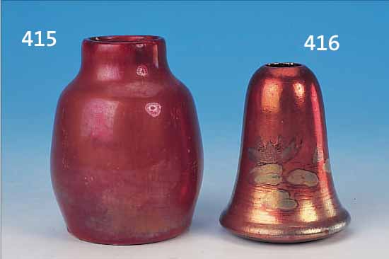 VASE, DELPHIN MASSIER, UM 1900, STEINGUT, KUPFERFARBENE LüSTRIERTE GLASUR, GEäTZTER SEEROSENDEKOR, H. 8 CM
