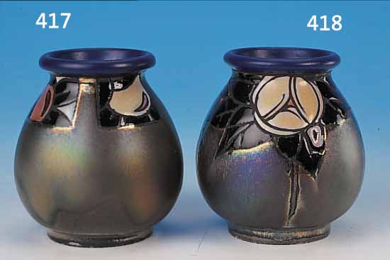VASE, FRANKREICH, SIGN. BAROL, UM 1910, KERAMIK, LüSTRIERT, VIER KARTUSCHEN MIT BUNTER ABSTRAKTER EMAILMALEREI, H. CA. 8 CM